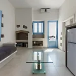 Plaka Suites