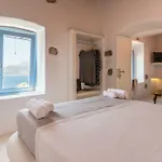 Plaka Suites *