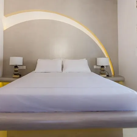 Plaka Suites בית נופש