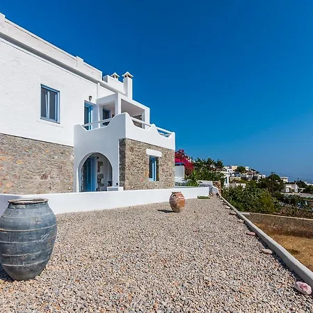 בית נופש Plaka Suites פלאקה