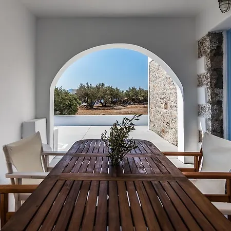 Plaka Suites