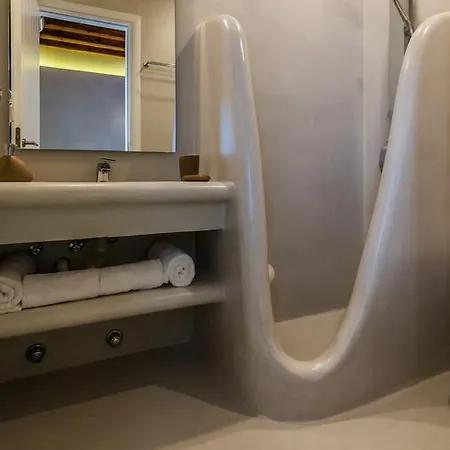 בית נופש Plaka Suites פלאקה