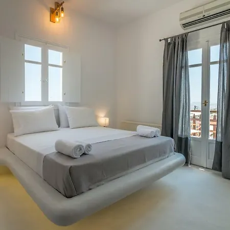 בית נופש Plaka Suites