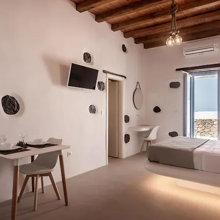 Plaka Suites Holiday home Plaka (Milos)