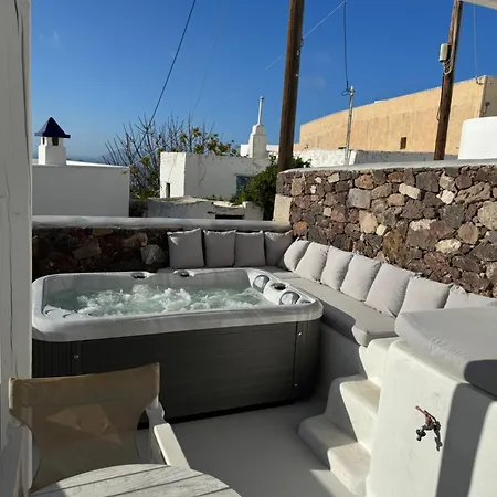 Plaka Suites Holiday home Plaka (Milos)