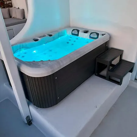 Plaka Suites
