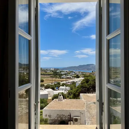Plaka Suites