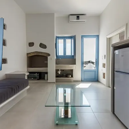 Plaka Suites