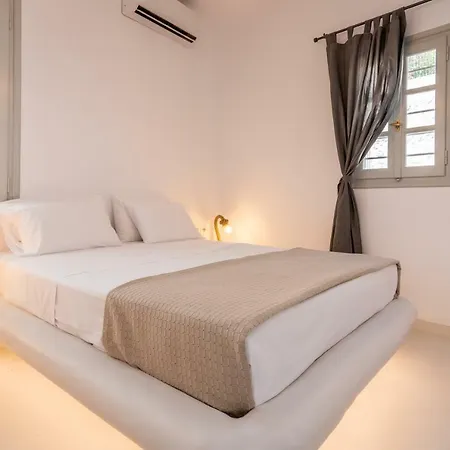 Nyaraló Plaka Suites *