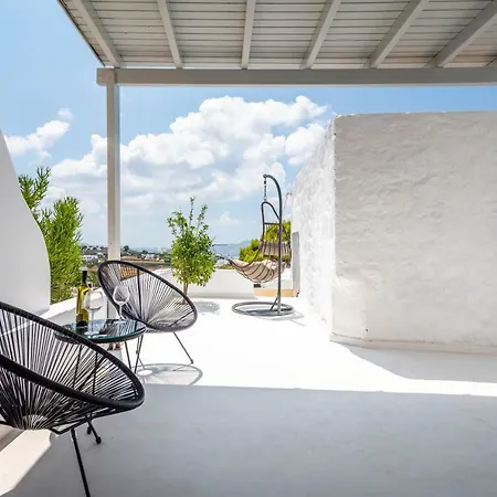 Plaka Suites *