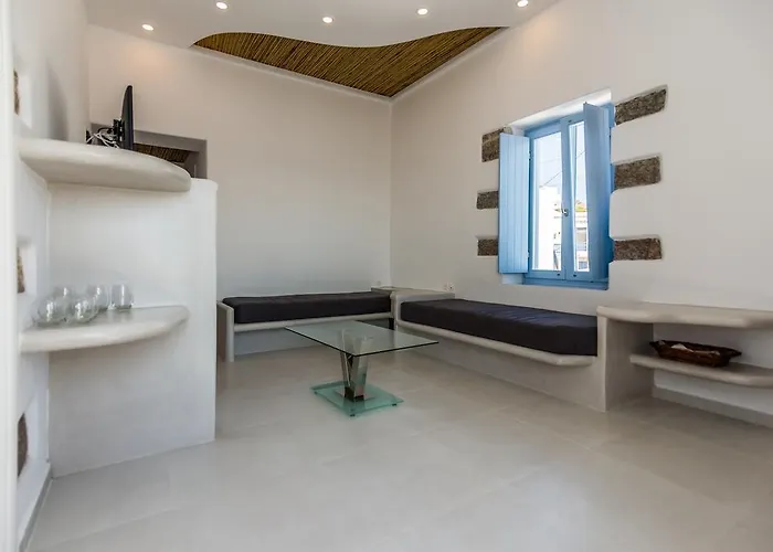 Plaka Suites